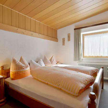 Bergnest Apartment *